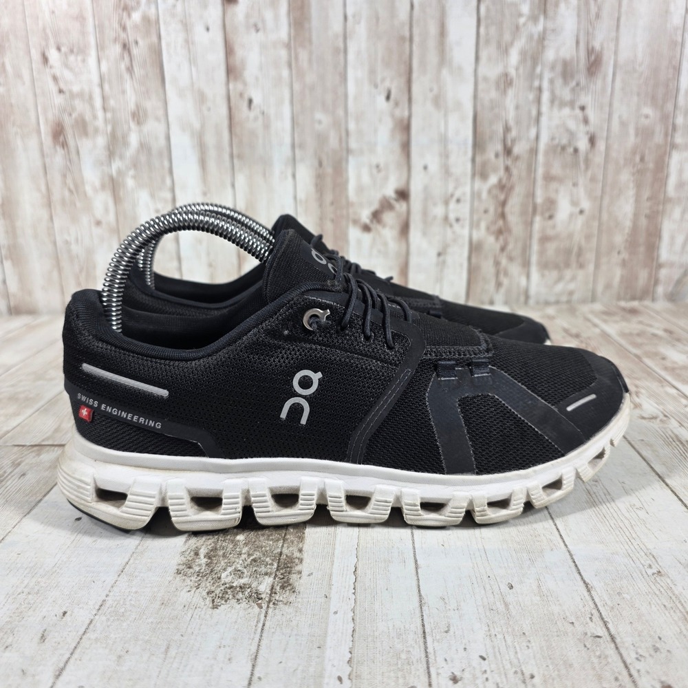On Running Cloud 5 Black‎ White Women 8 Sneakers 3WF10060299 Swiss Engineering